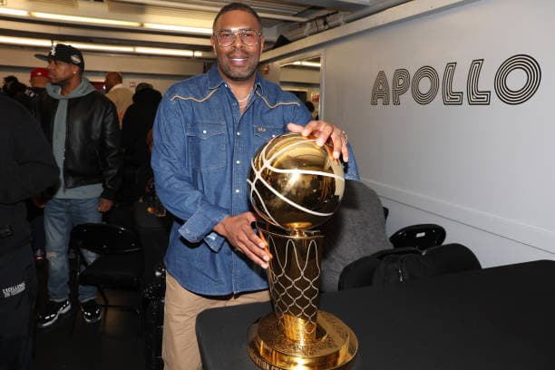 C.L. Smooth backstage at the Apollo Theater.